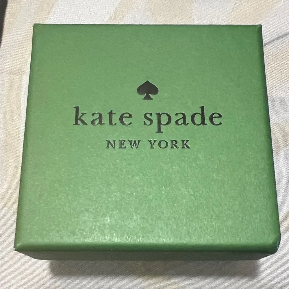 Kate Spade New York My Love Pave Crystal Heart Halo Gold Stud Earrings -NWT - Picture 6 of 8